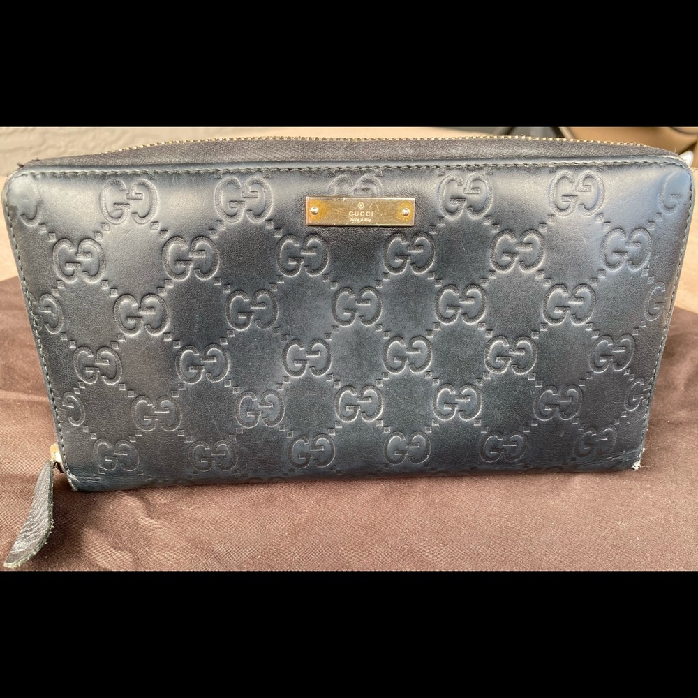 Authentic Gucci Black leather wallet